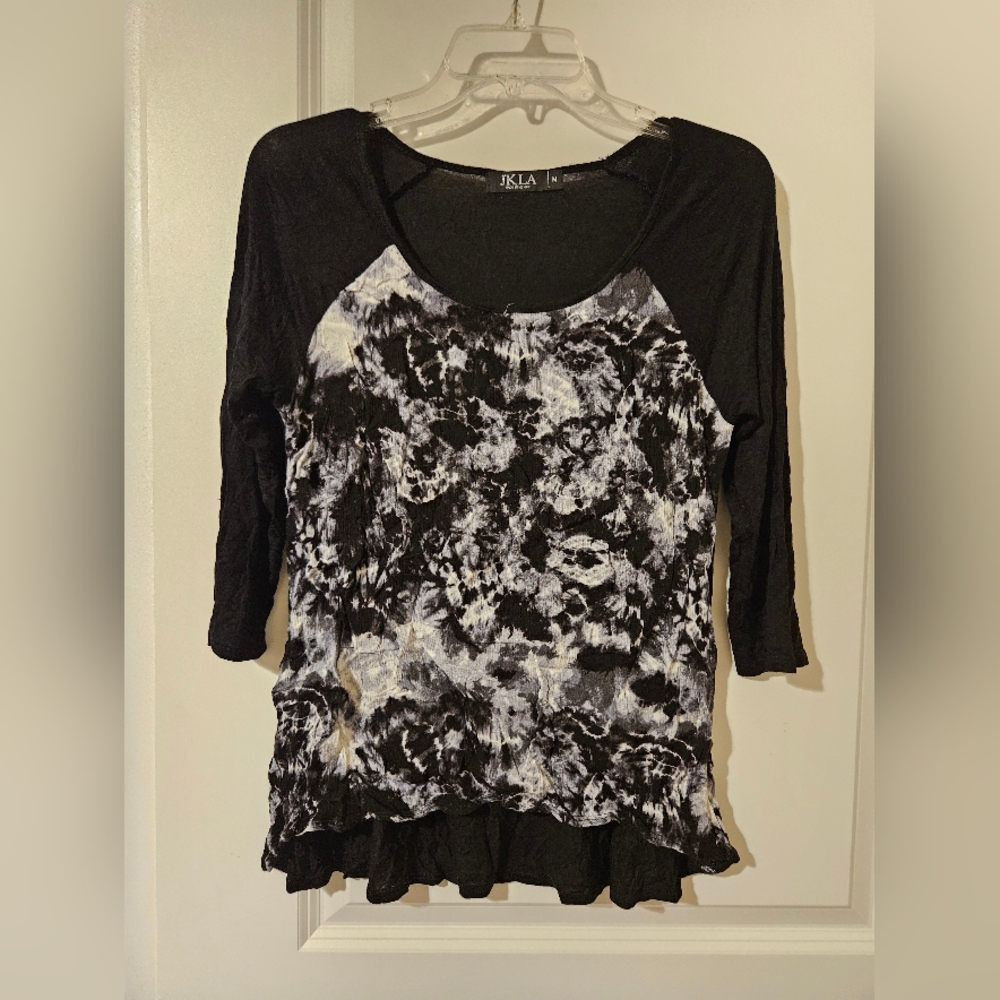 Black and White Long Sleeve Women's Top